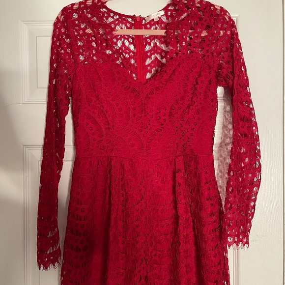 Lulus red lace romper size medium gorgeous! - Picture 1 of 4